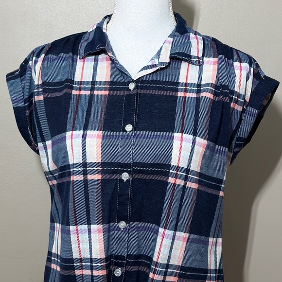 New York Laundry || Women's Plaid Sleeveless Bold Top size Small - Picture 6 of 7